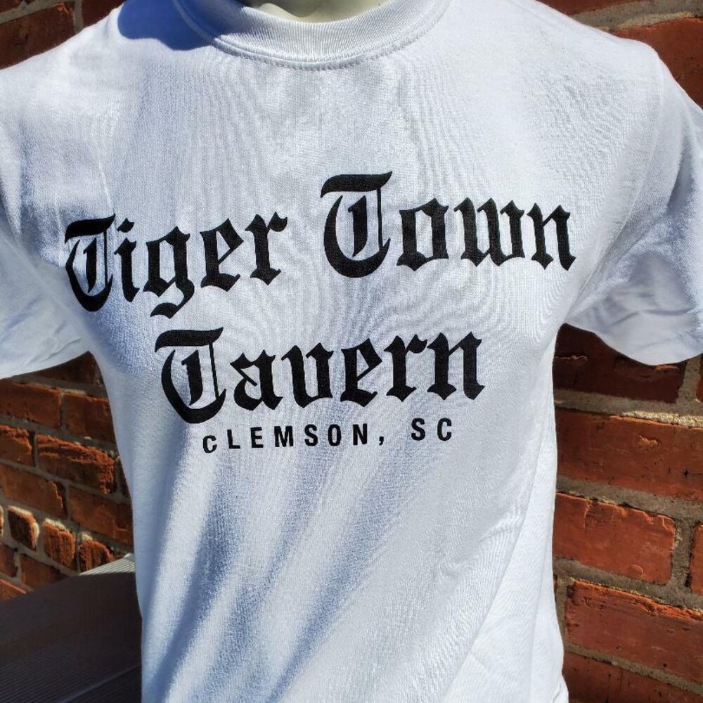 Clemson Tiger Town Tavern Graduation Shirt Men's Large - NEVER WORN